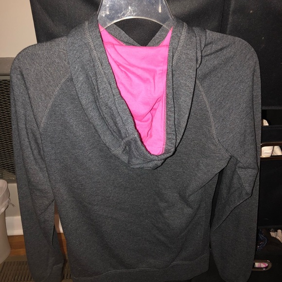 Women’s North Face Hoodie - Picture 3 of 3